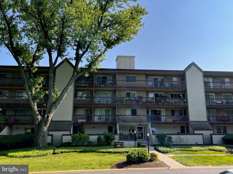 Photo of 7400 Lakeview Drive #N203, BETHESDA, MD 20817 (MLS # MDMC2242150)