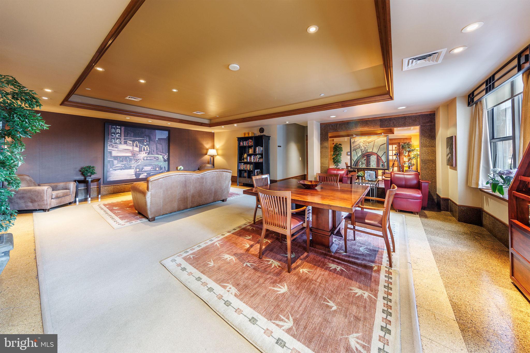 CARLTON HOUSE - Residential