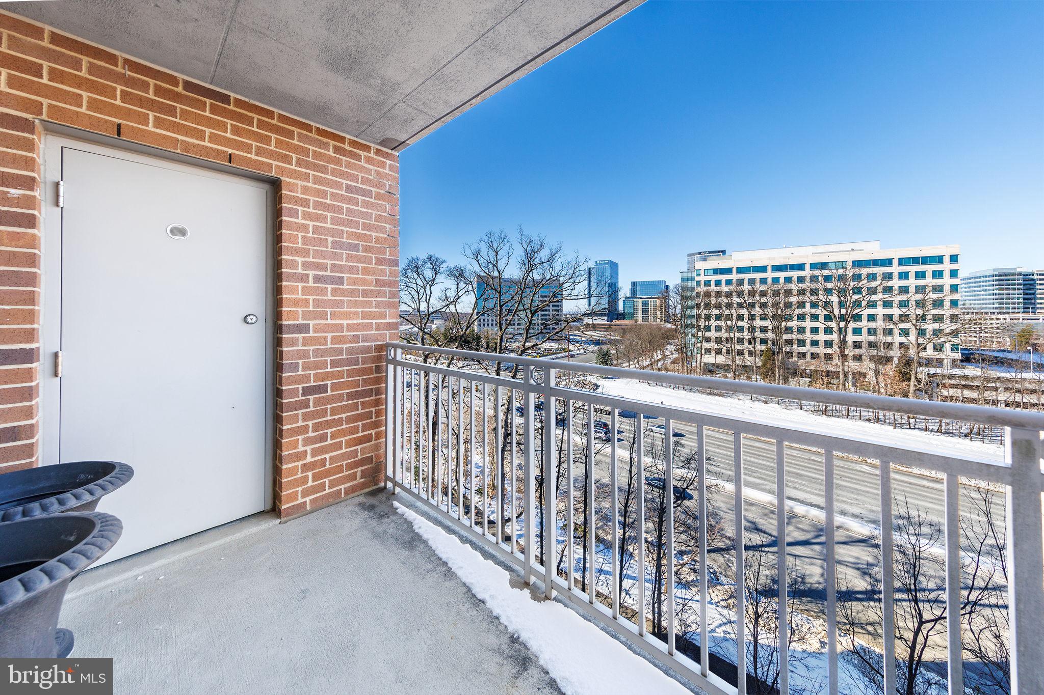 CARLTON HOUSE - Residential