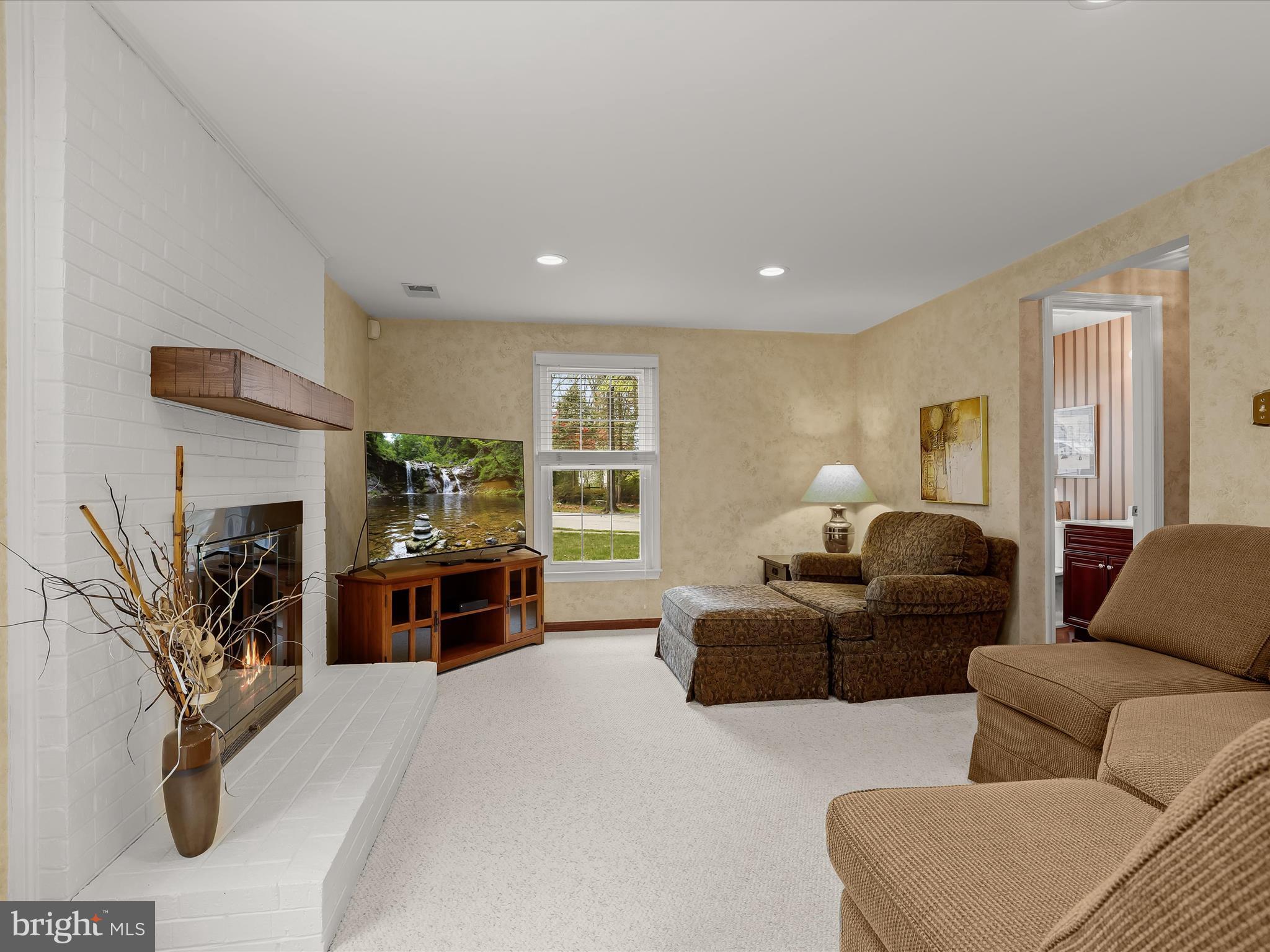 KINGS CONTRIVANCE - Residential