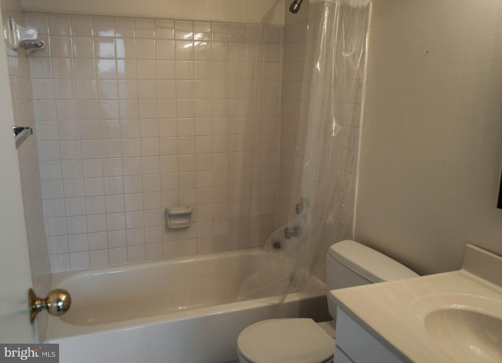 CONCORD MEWS - Residential Lease