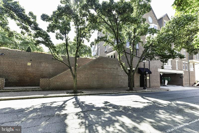 TORPEDO FACTORY - Residential Lease