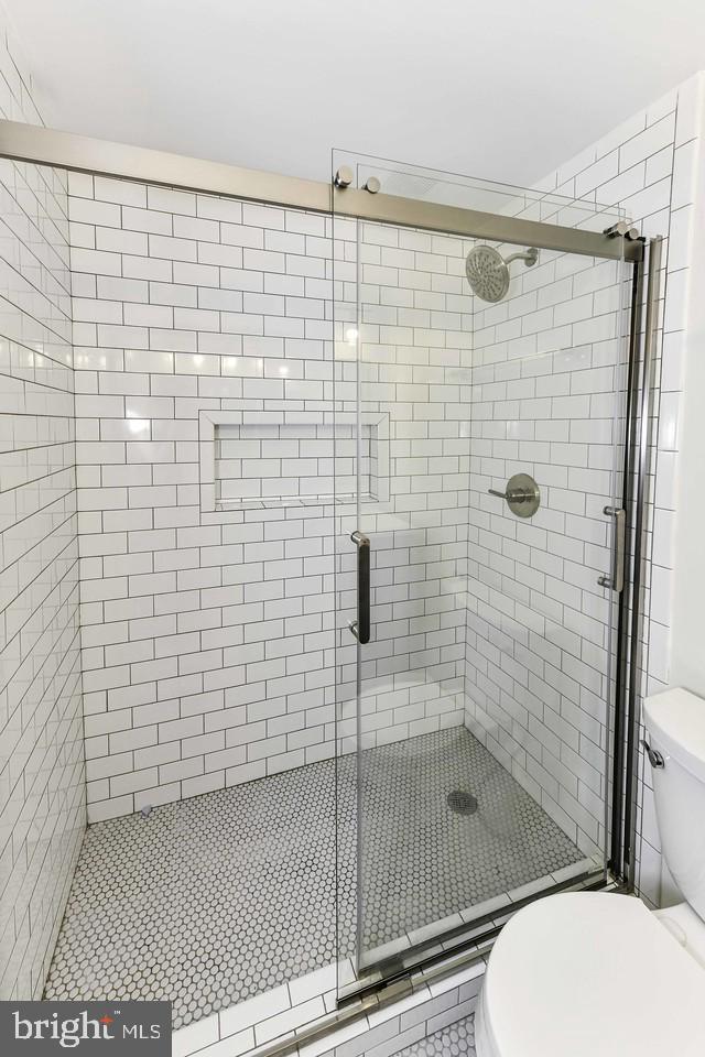 TORPEDO FACTORY - Residential Lease