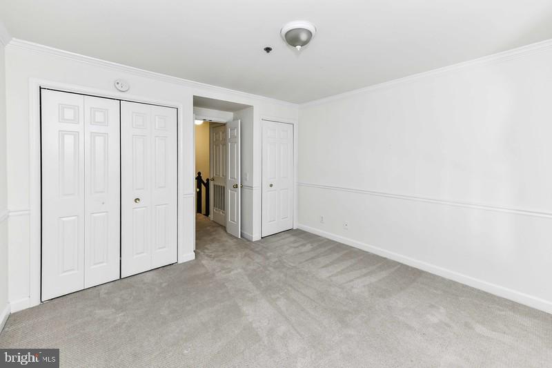 TORPEDO FACTORY - Residential Lease