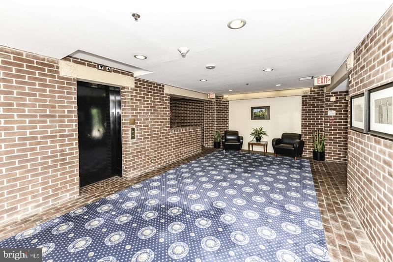 TORPEDO FACTORY - Residential Lease