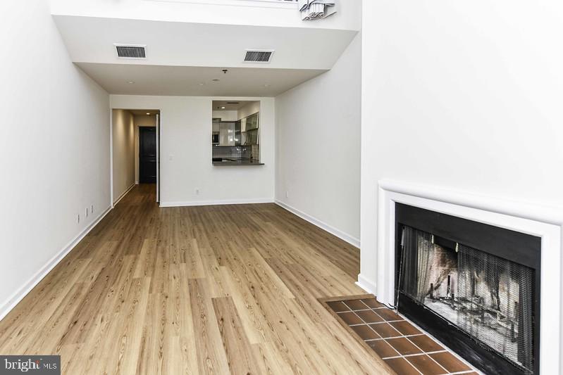 TORPEDO FACTORY - Residential Lease