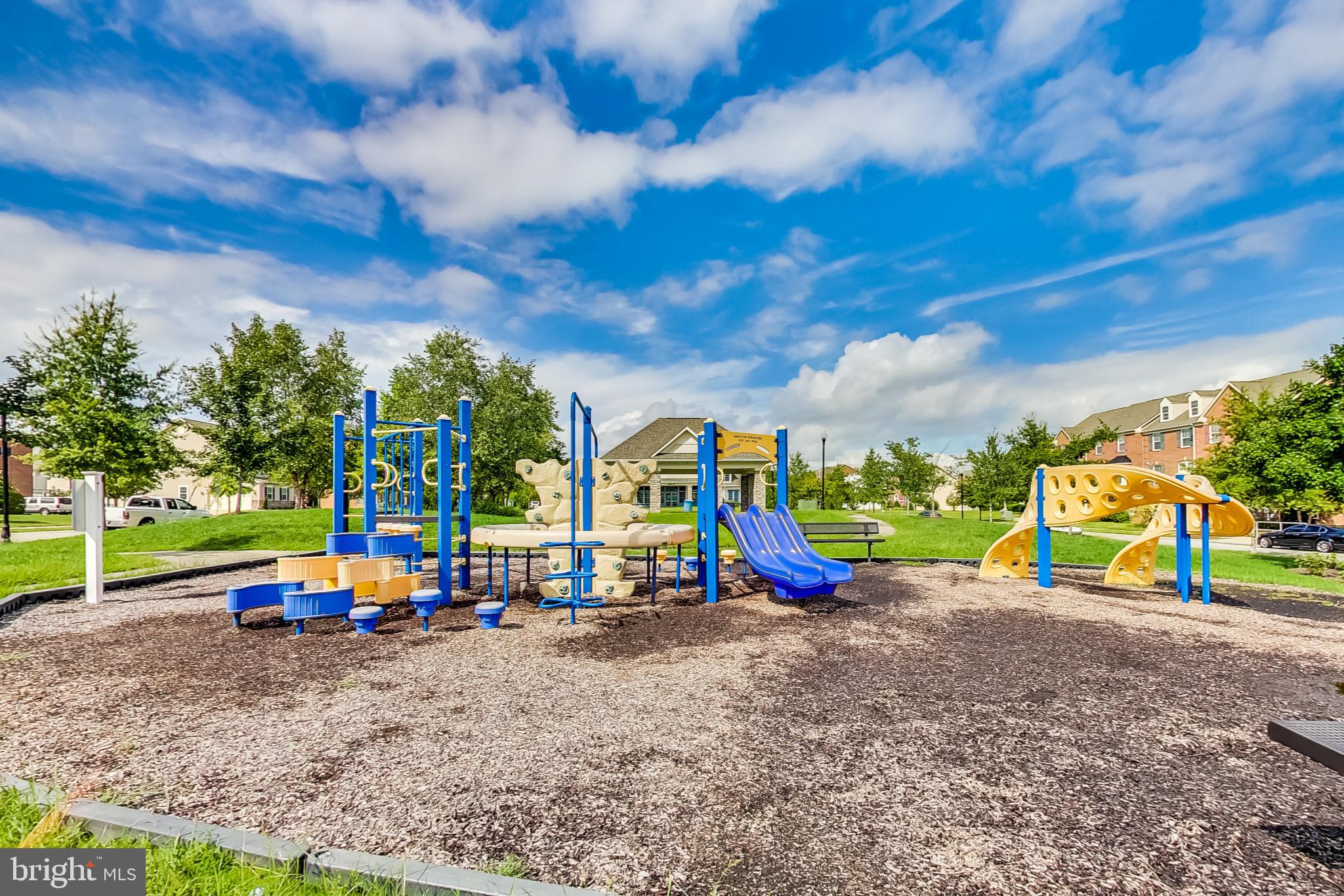 FIELDSIDE AT ST CHARLES - Residential