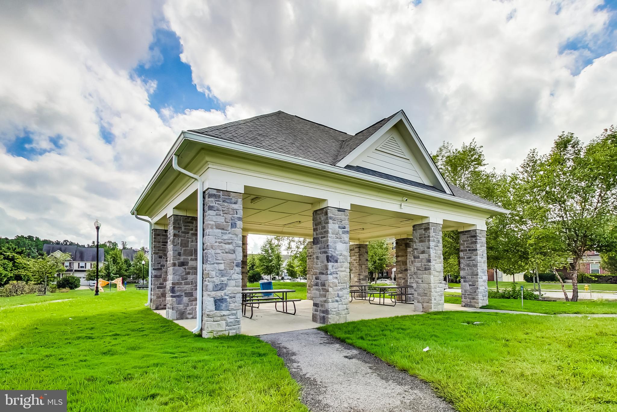 FIELDSIDE AT ST CHARLES - Residential