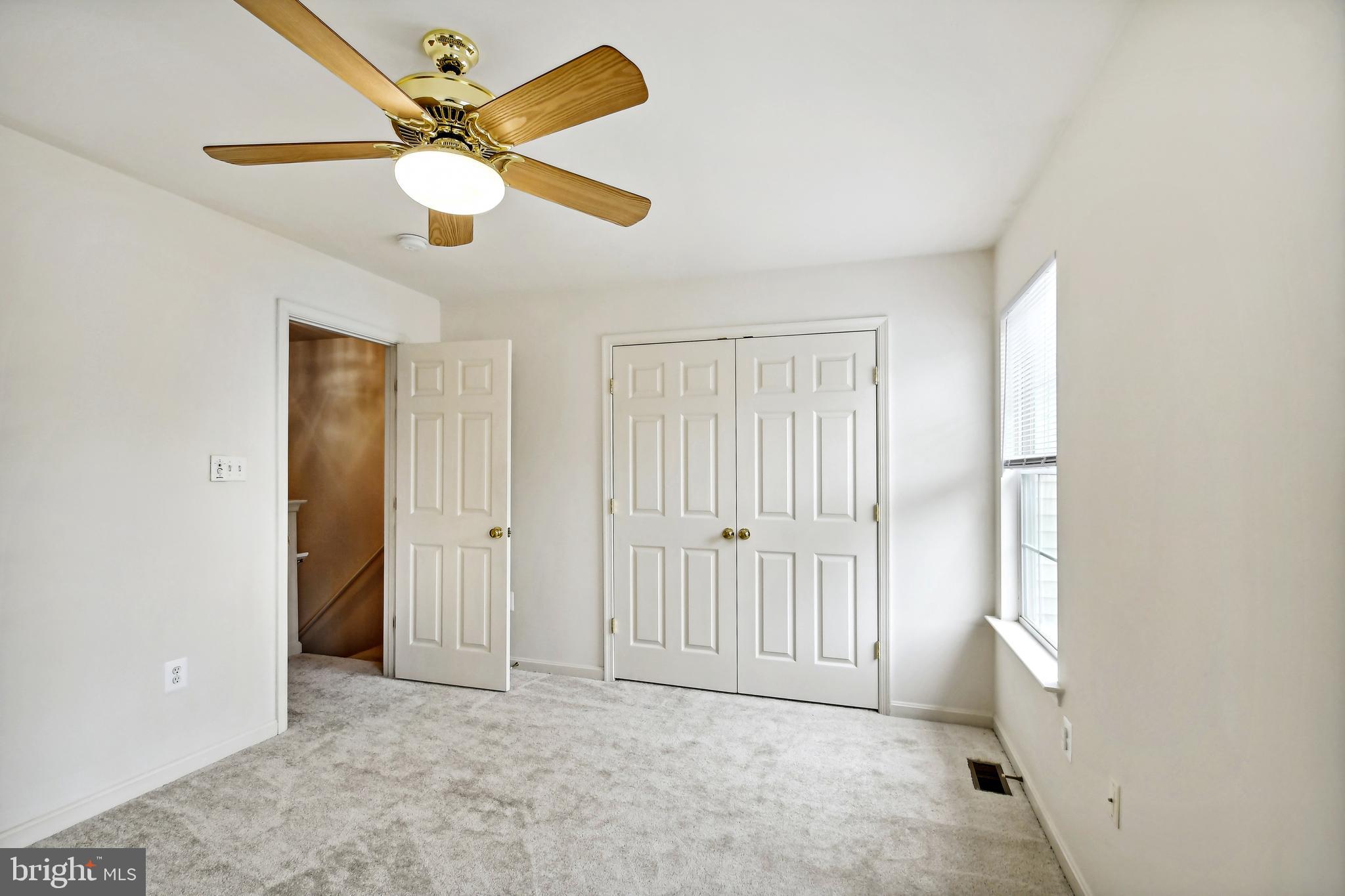 RIVER CREST - Residential Lease