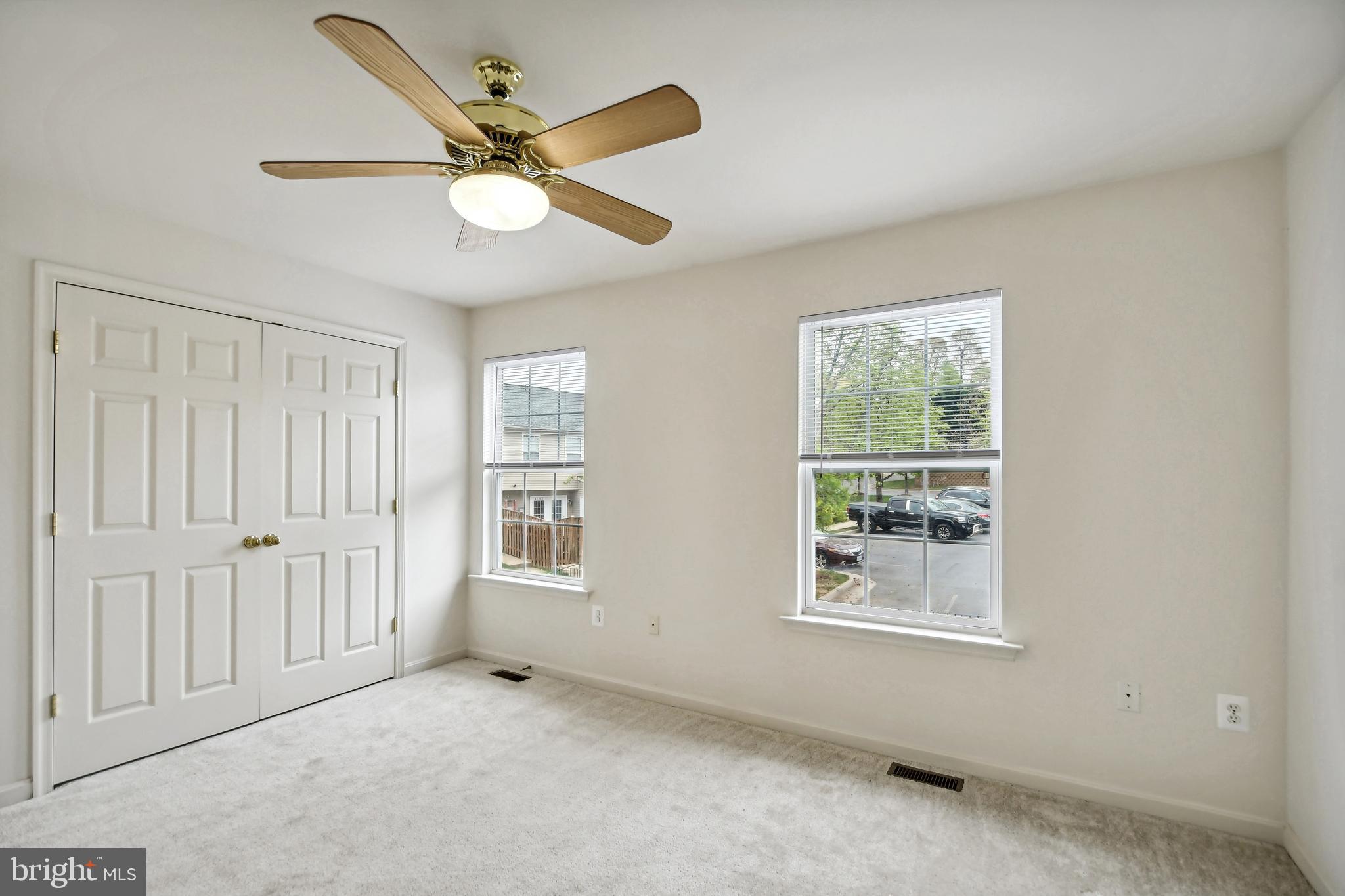 RIVER CREST - Residential Lease