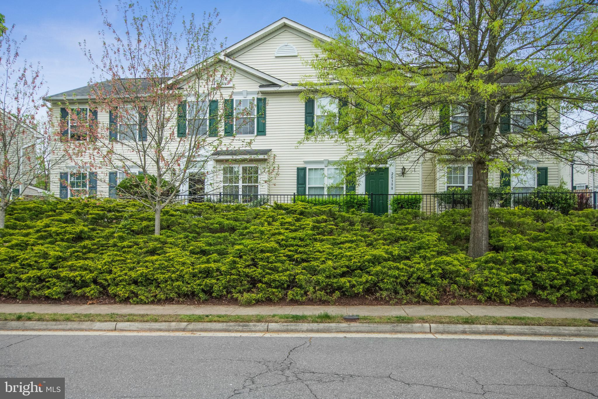 RIVER CREST - Residential Lease