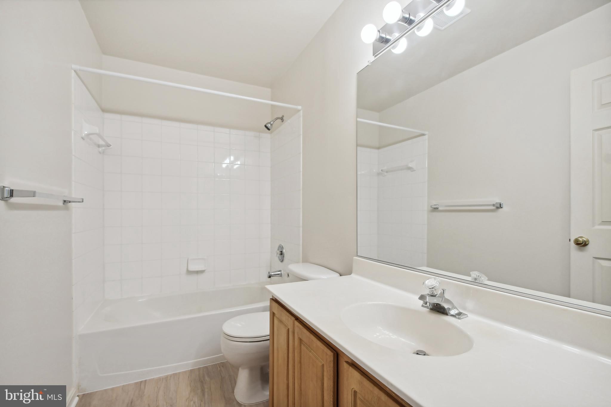 RIVER CREST - Residential Lease