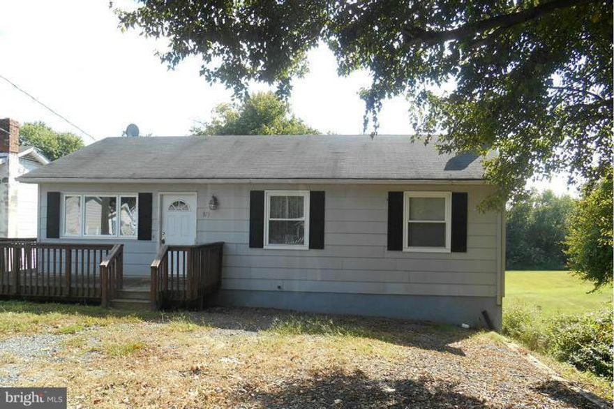3 bedroom 1 bath Rambler on 0.51 acres.