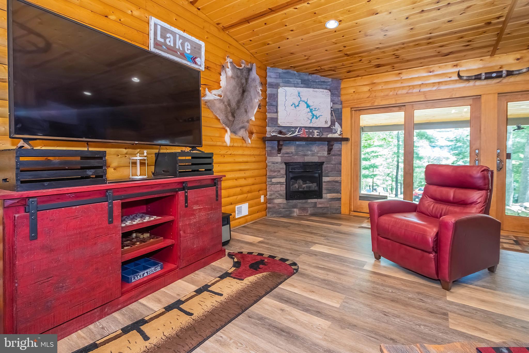 WHITE OAK - Residential