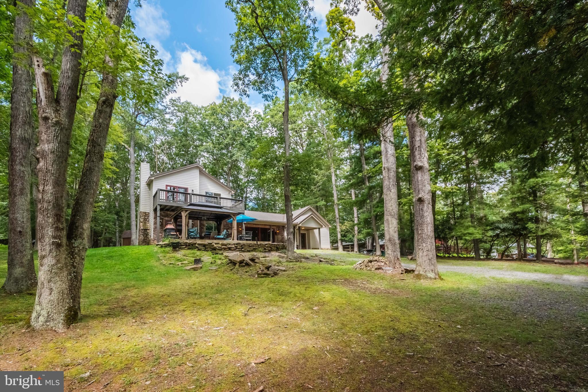 495 WHITE OAK DRIVE