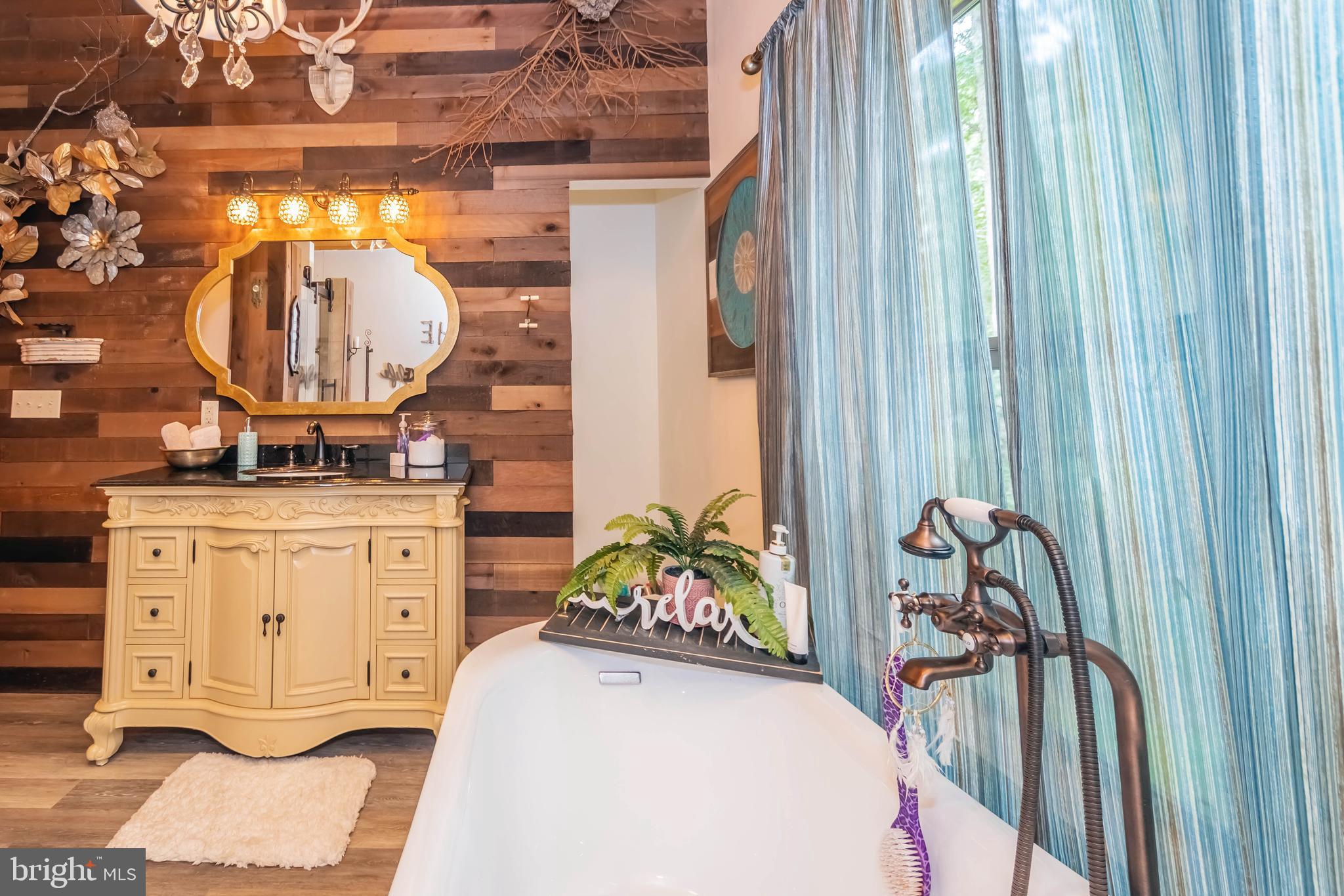 WHITE OAK - Residential