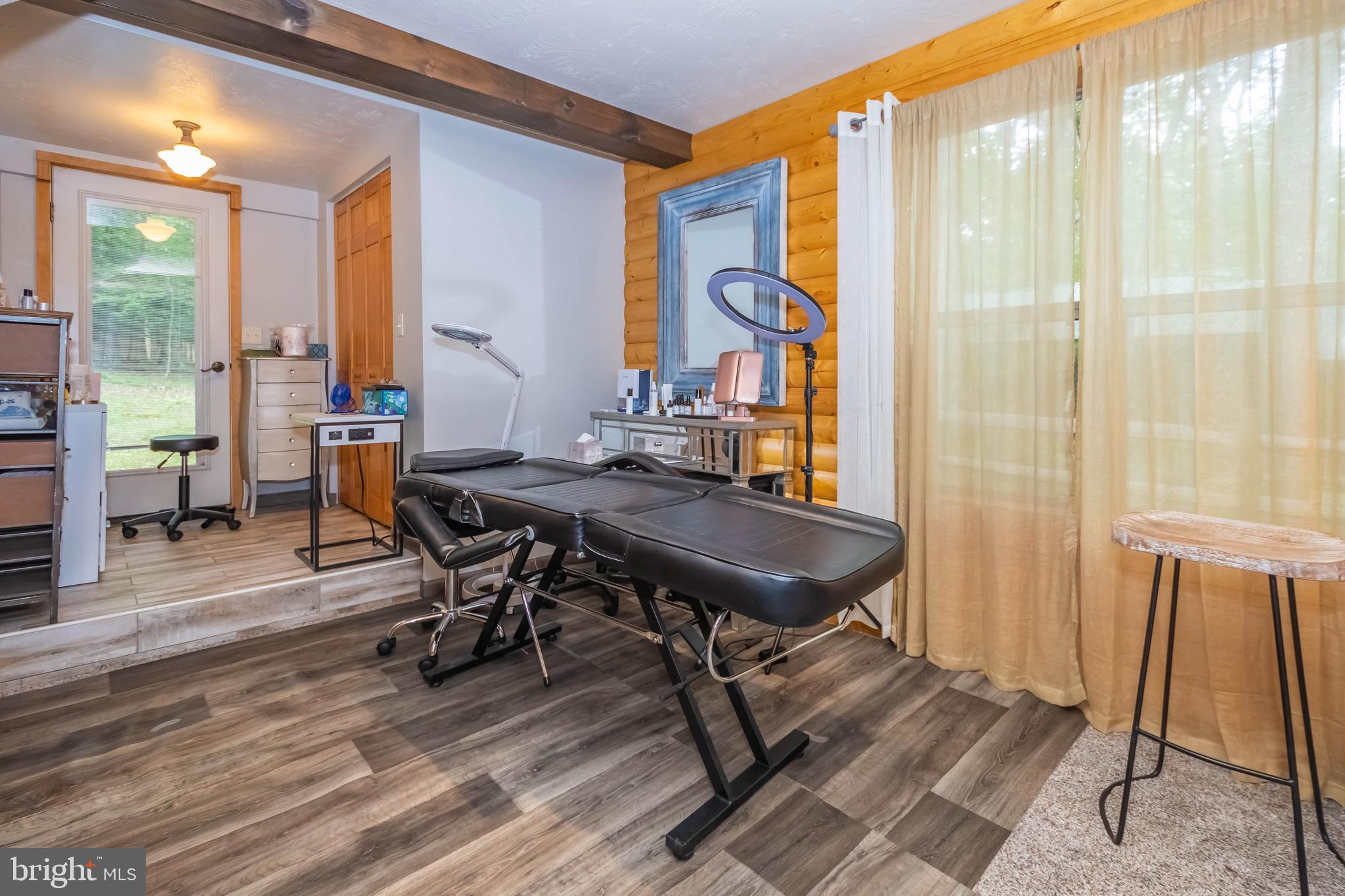 WHITE OAK - Residential