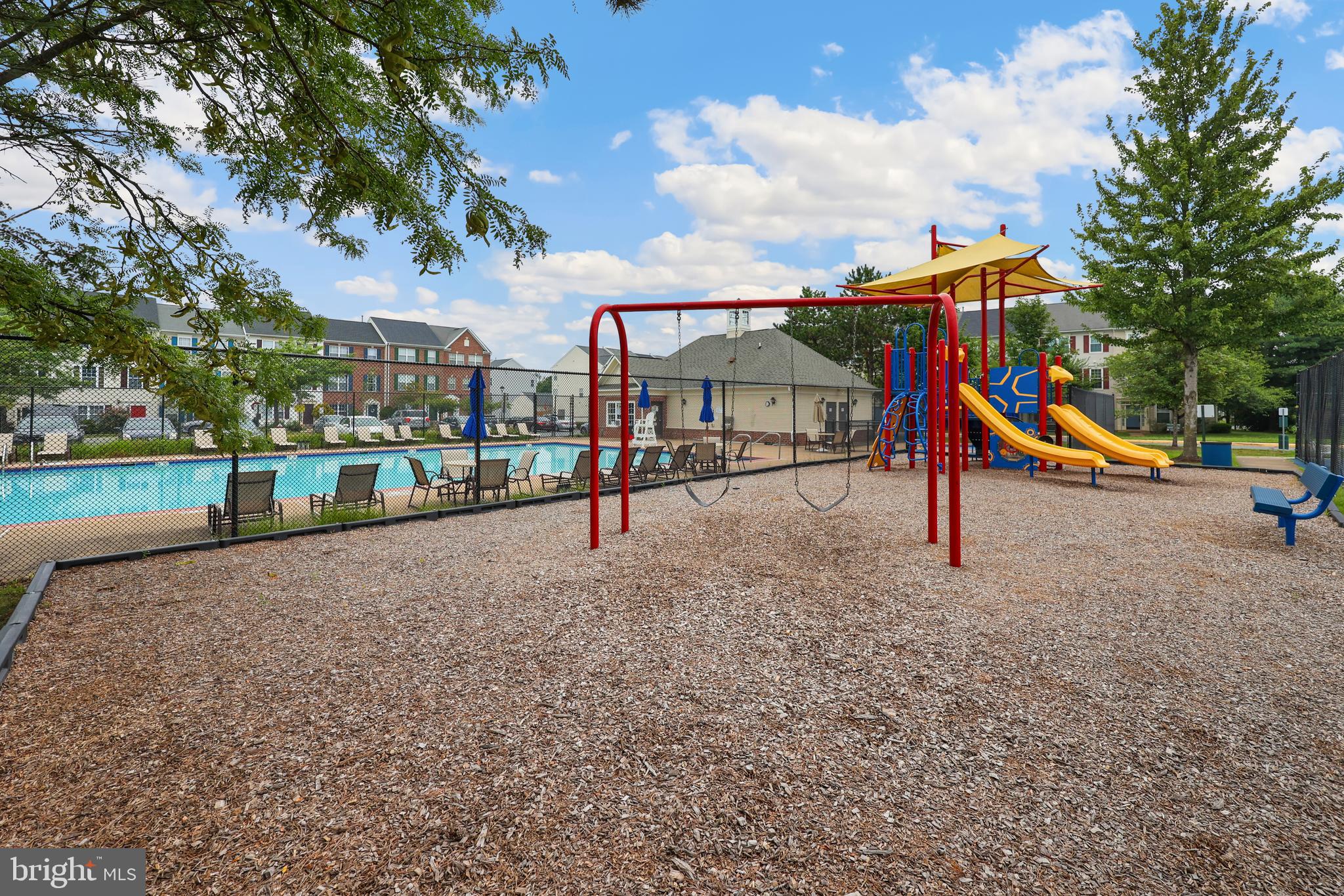 AUTUMN OAKS - Residential