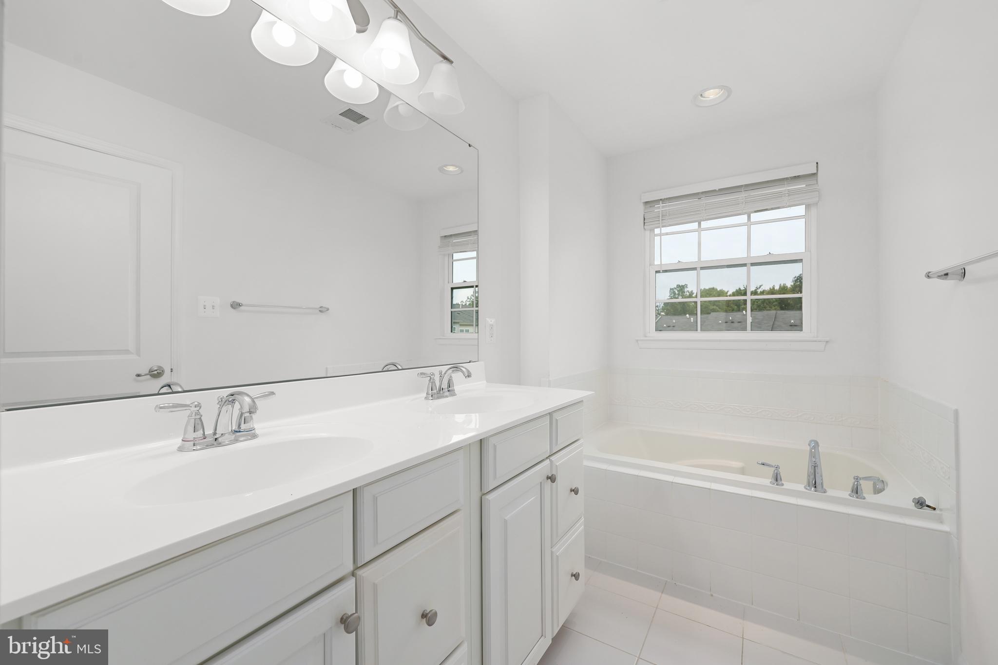 AUTUMN OAKS - Residential