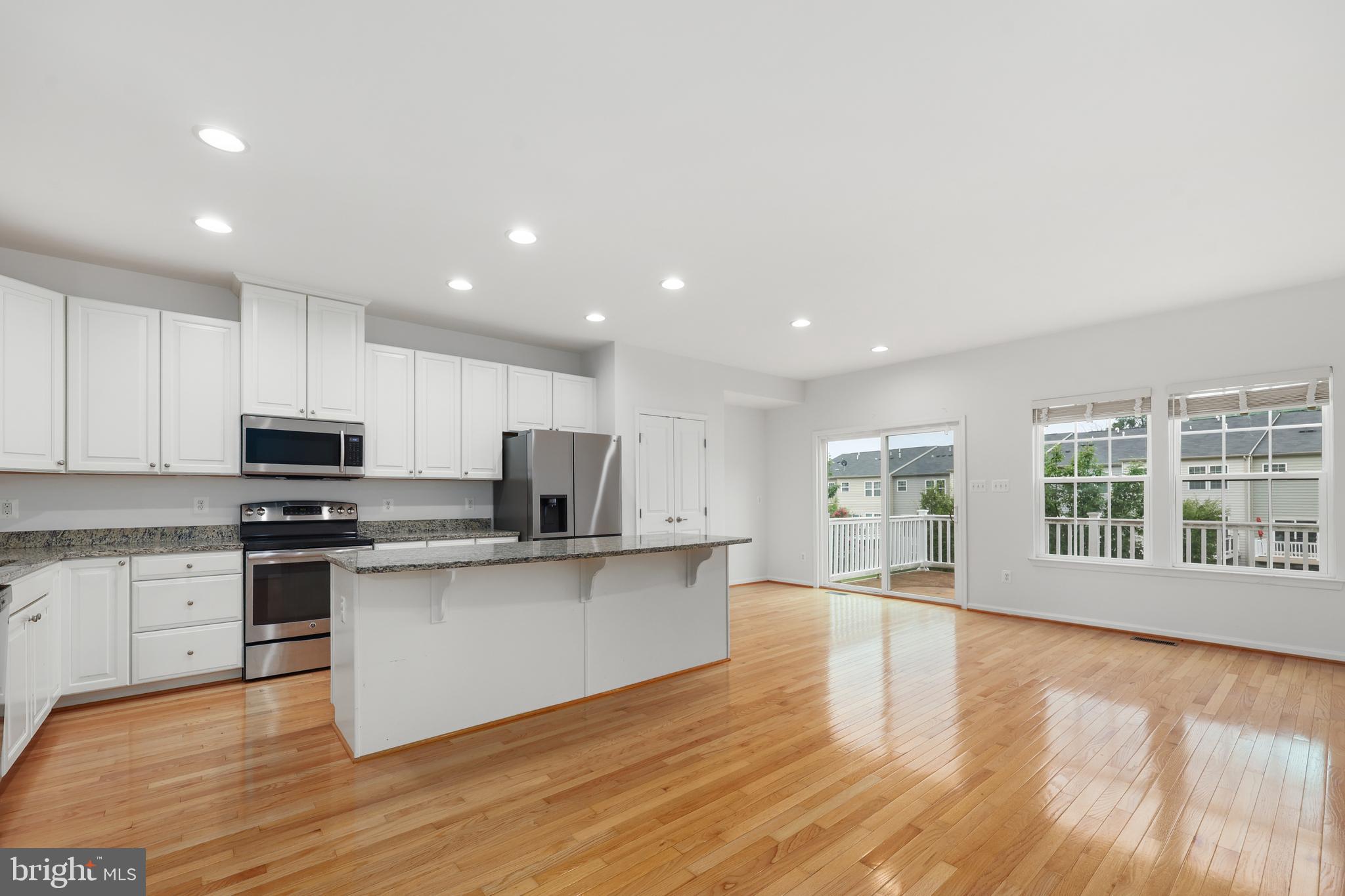 AUTUMN OAKS - Residential