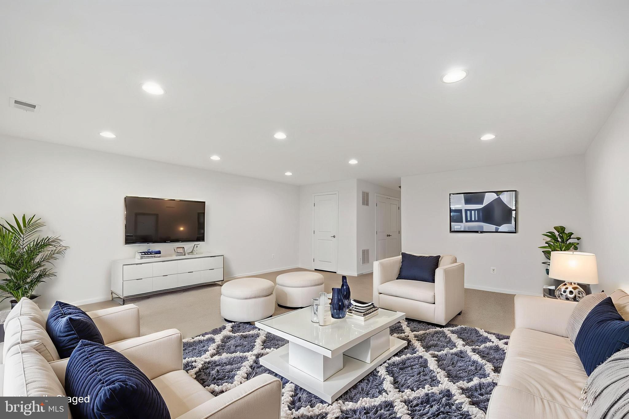 AUTUMN OAKS - Residential