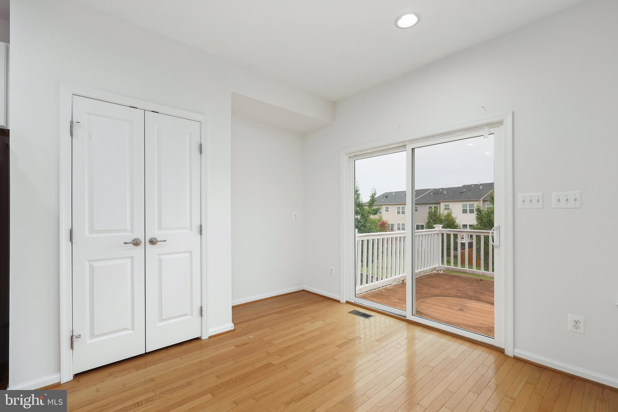 AUTUMN OAKS - Residential