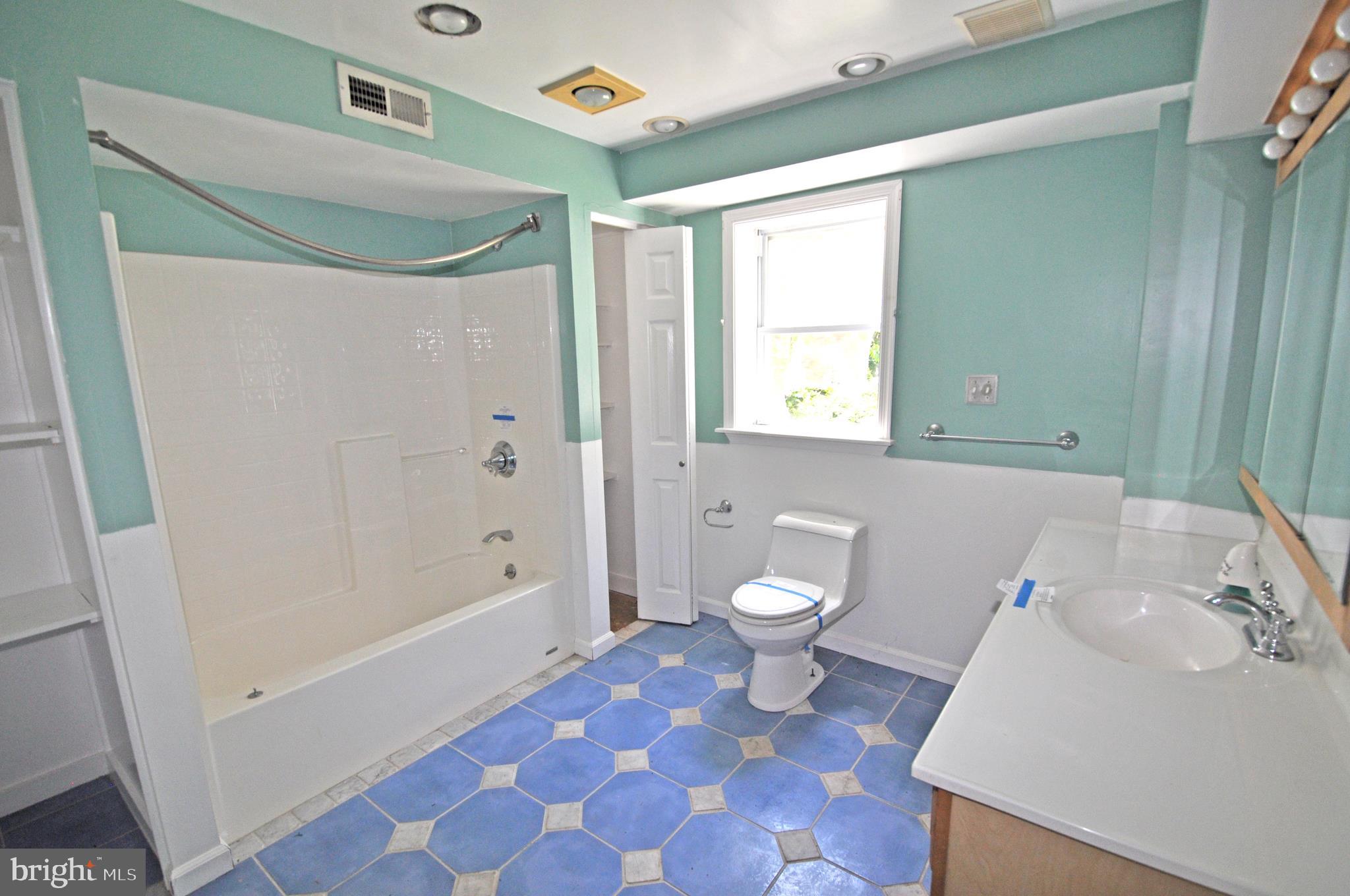 BRIGHTWATERS - Residential