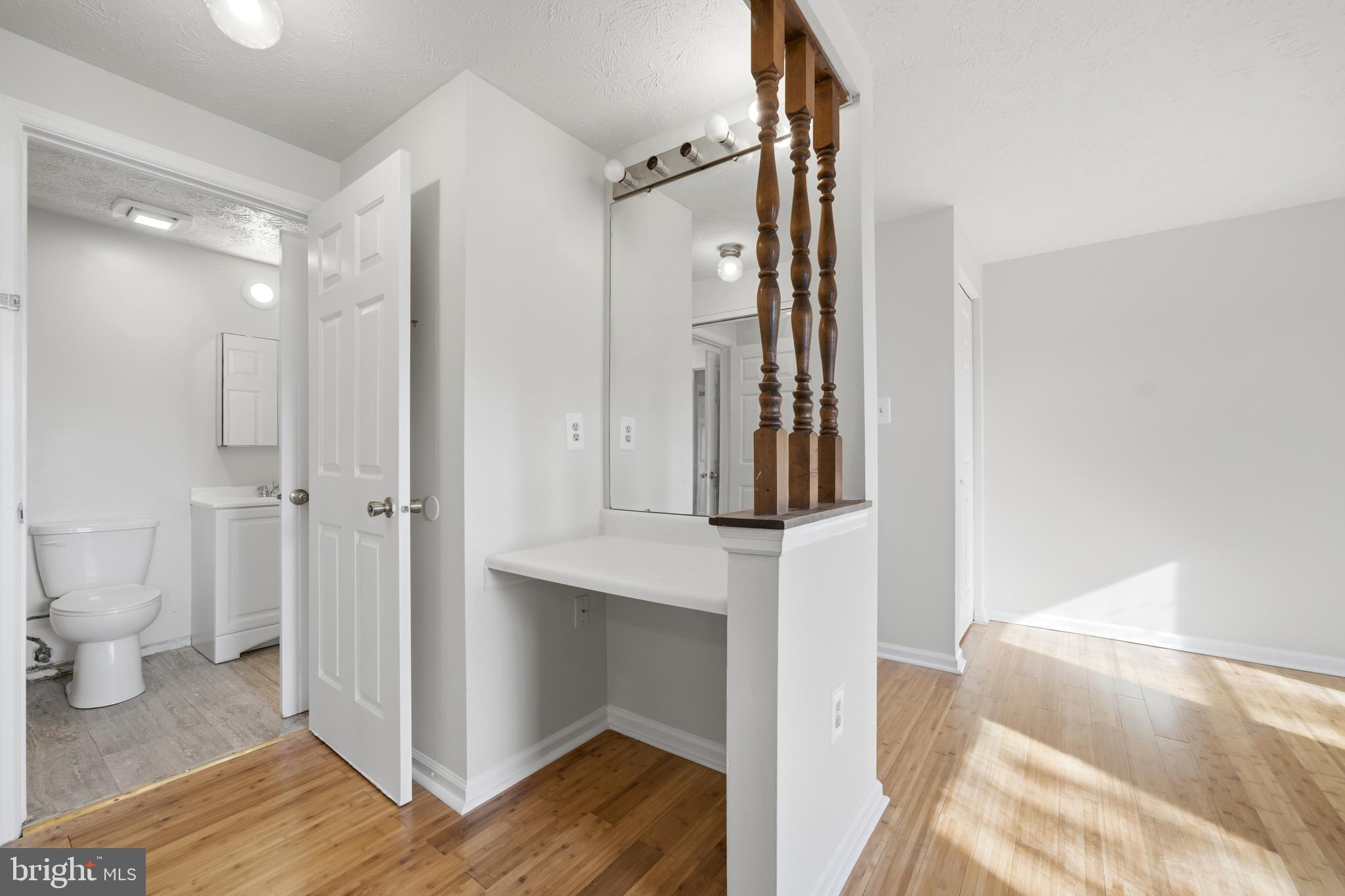 GUNNERS LAKE - Residential