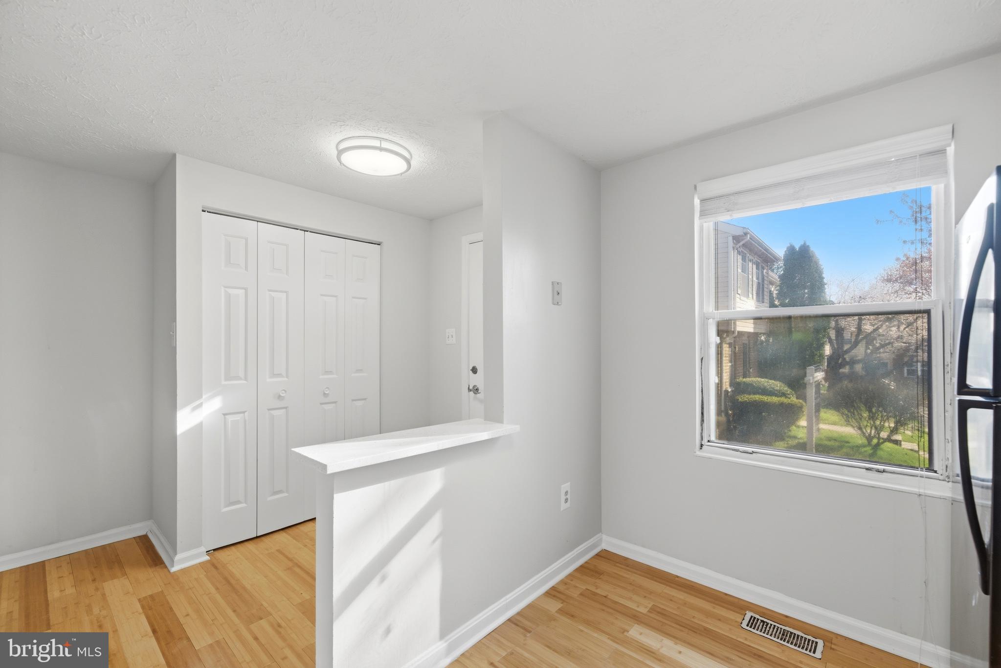 GUNNERS LAKE - Residential