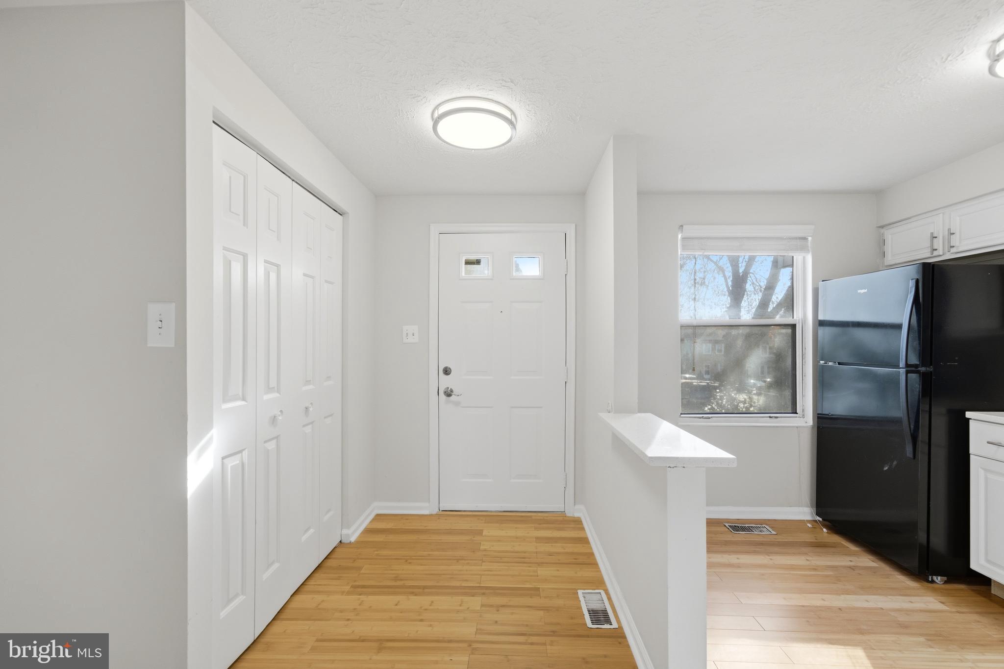 GUNNERS LAKE - Residential