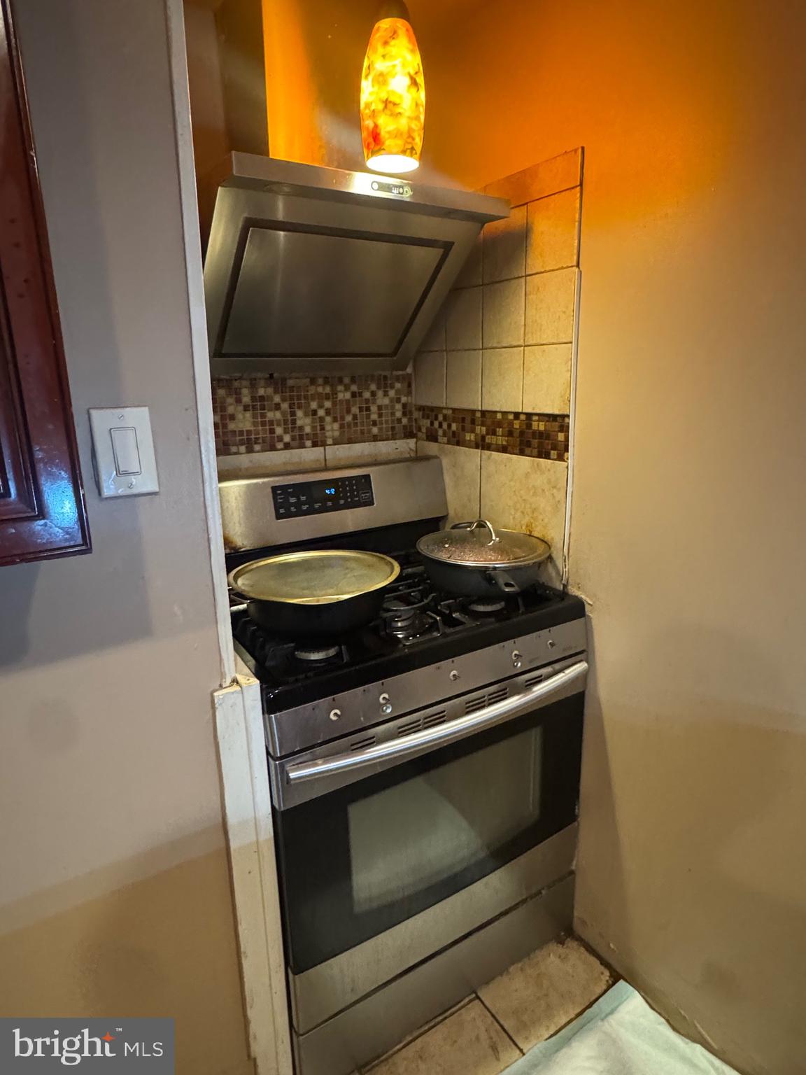 2904 N HOWARD STREET