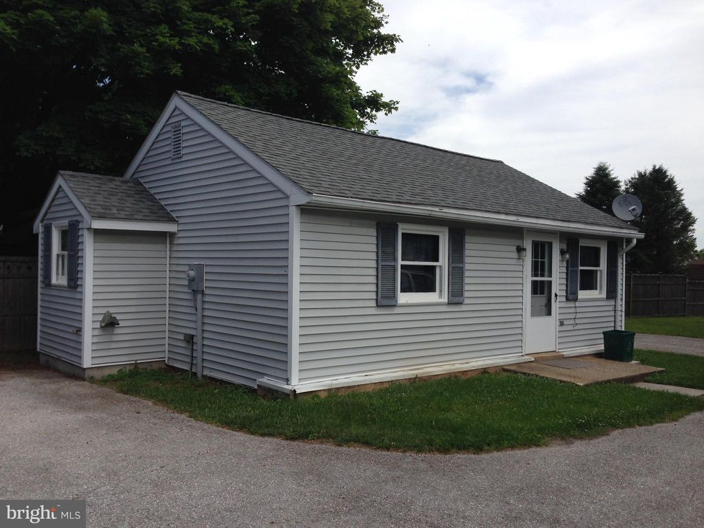 Photo of 63 S Main Street #B REAR, STEWARTSTOWN, PA 17363 (MLS # PAYK2094968)