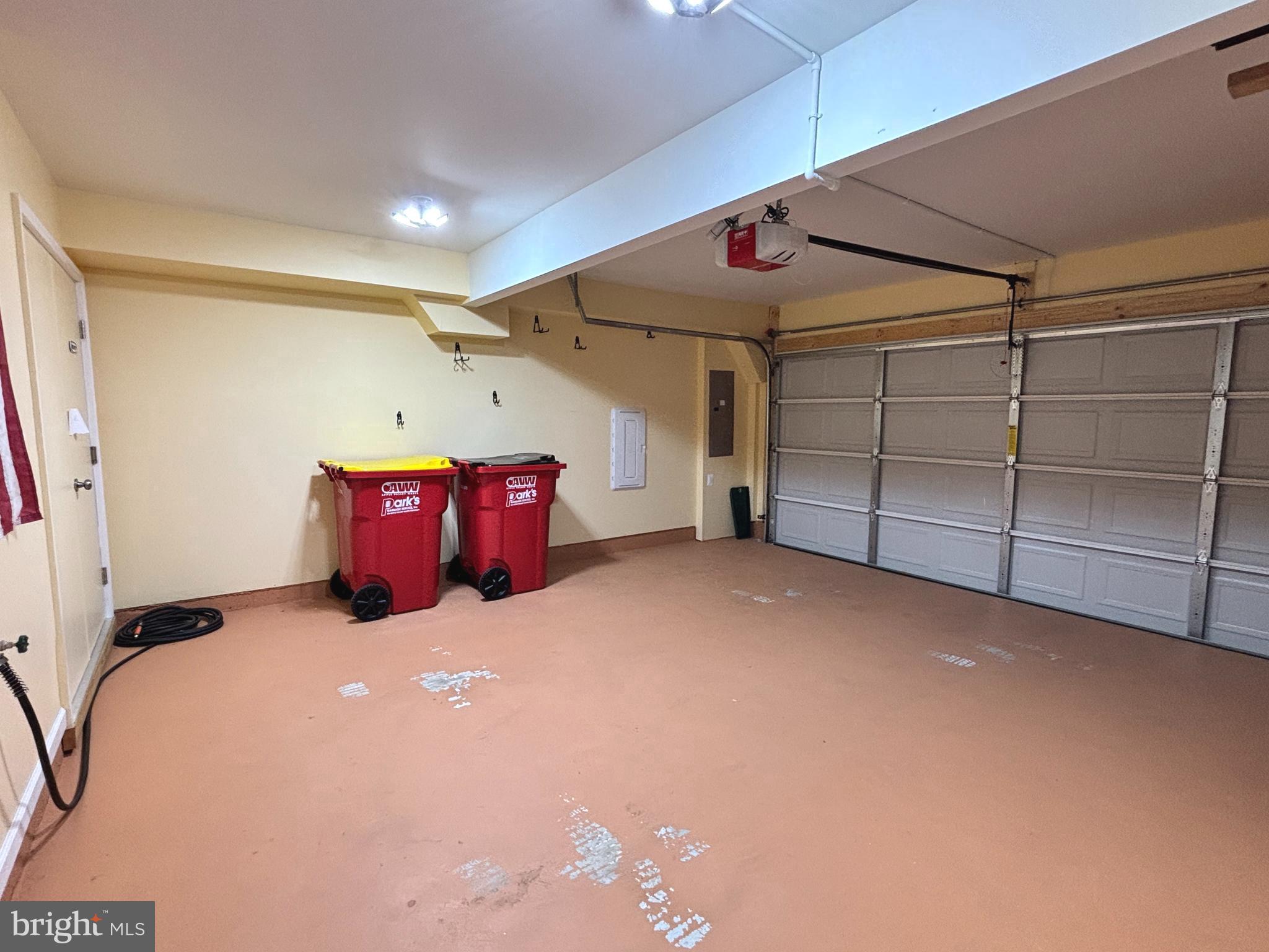 PRESIDENTS POINTE - Residential