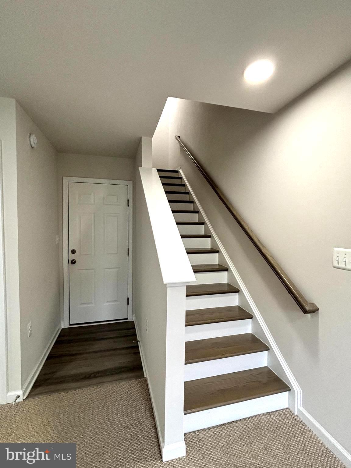 31 CAPITOL MEWS