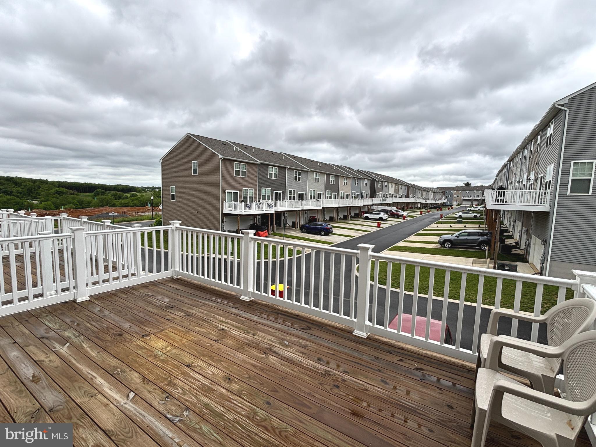 PRESIDENTS POINTE - Residential