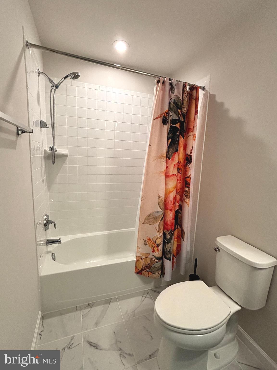 PRESIDENTS POINTE - Residential