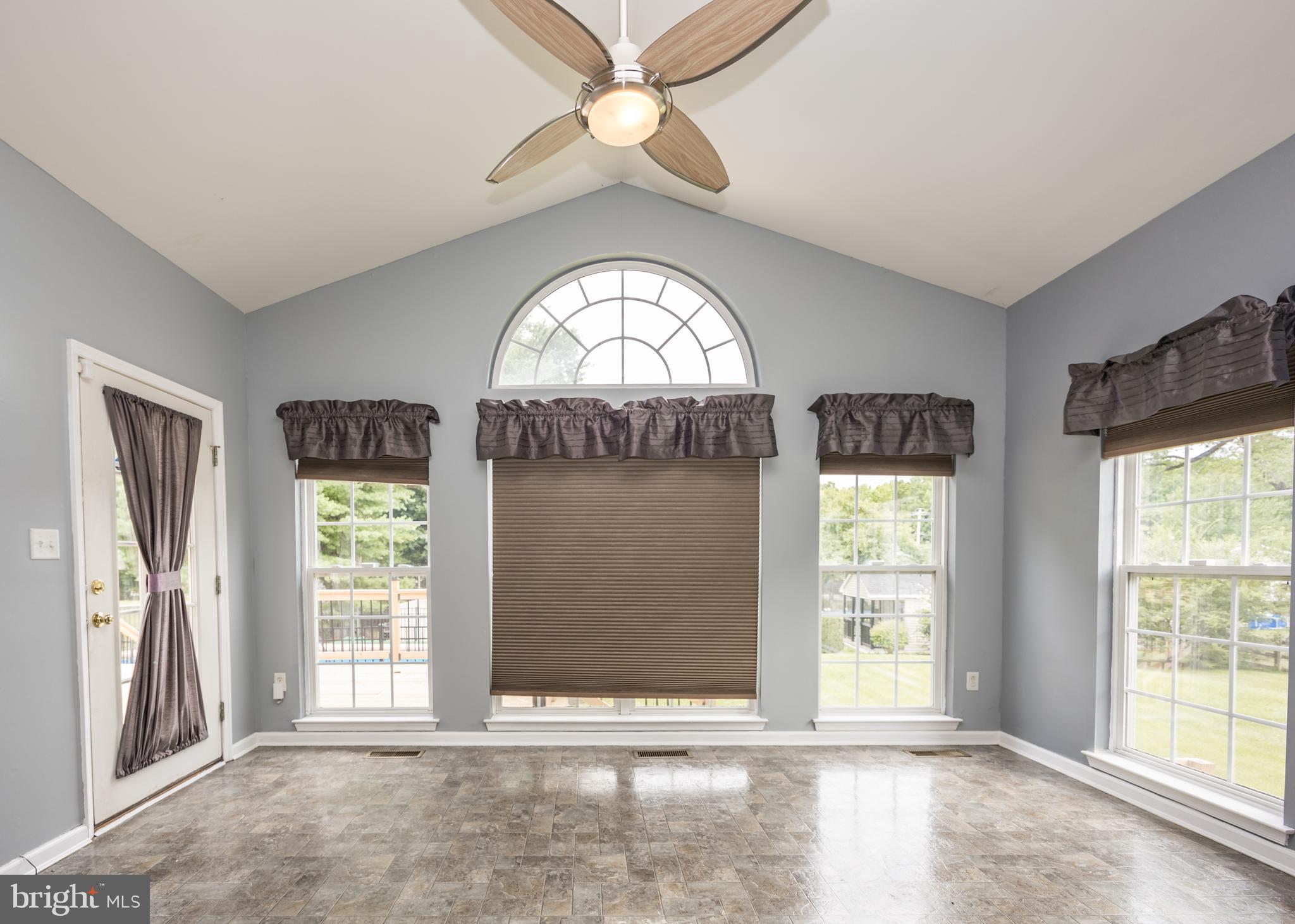 WAITING ROCK - Residential