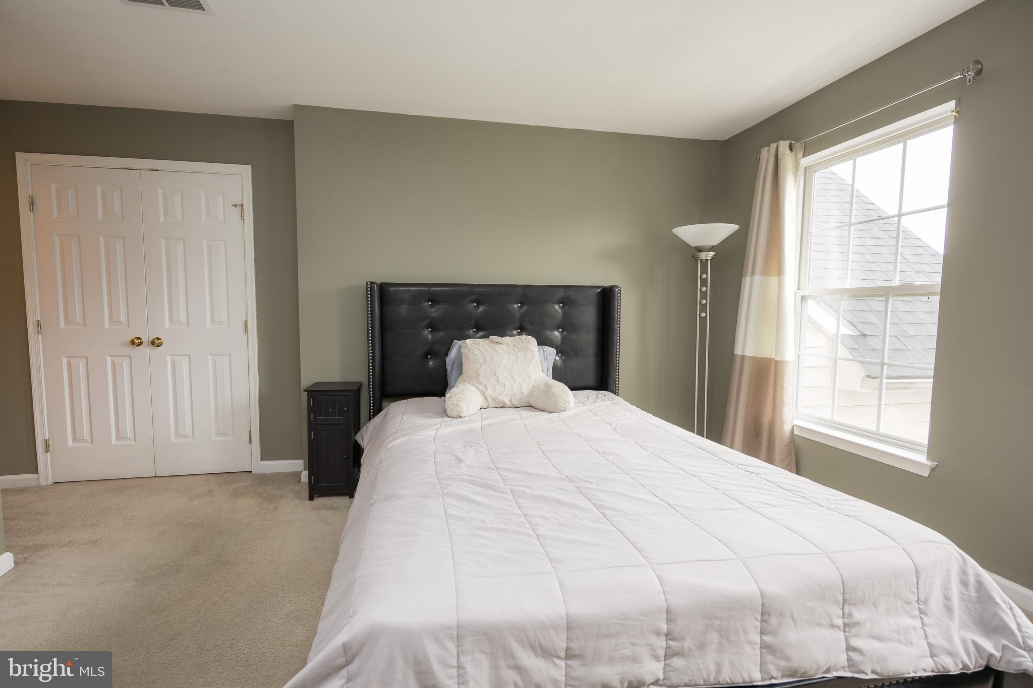 WAITING ROCK - Residential