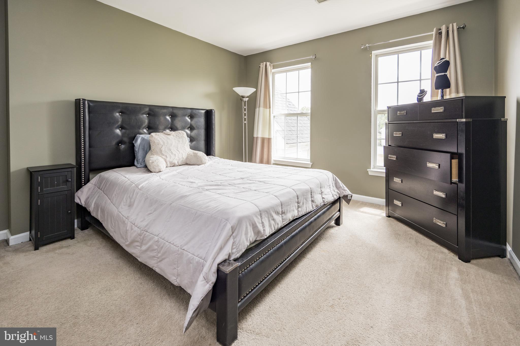 WAITING ROCK - Residential