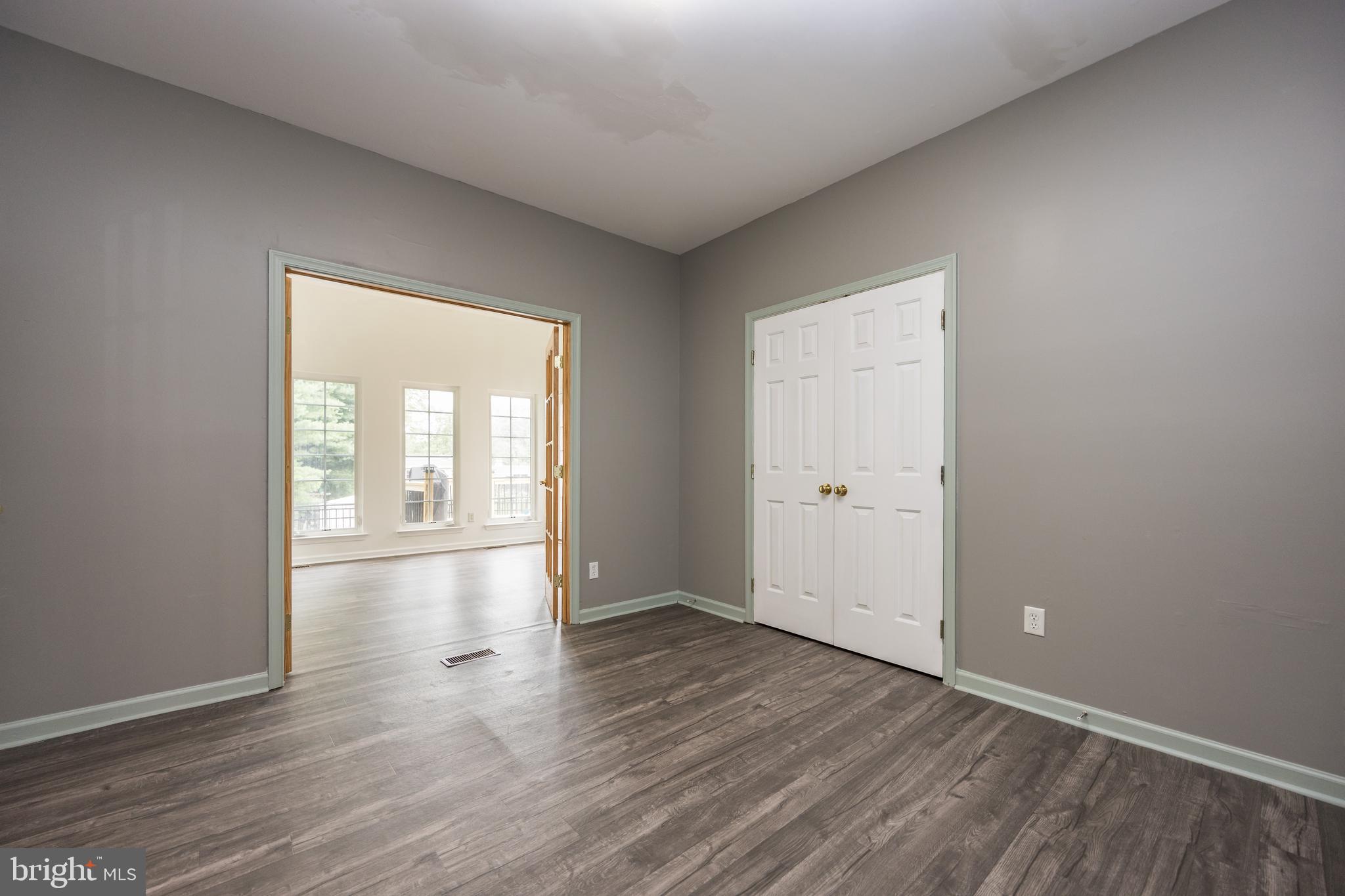 WAITING ROCK - Residential