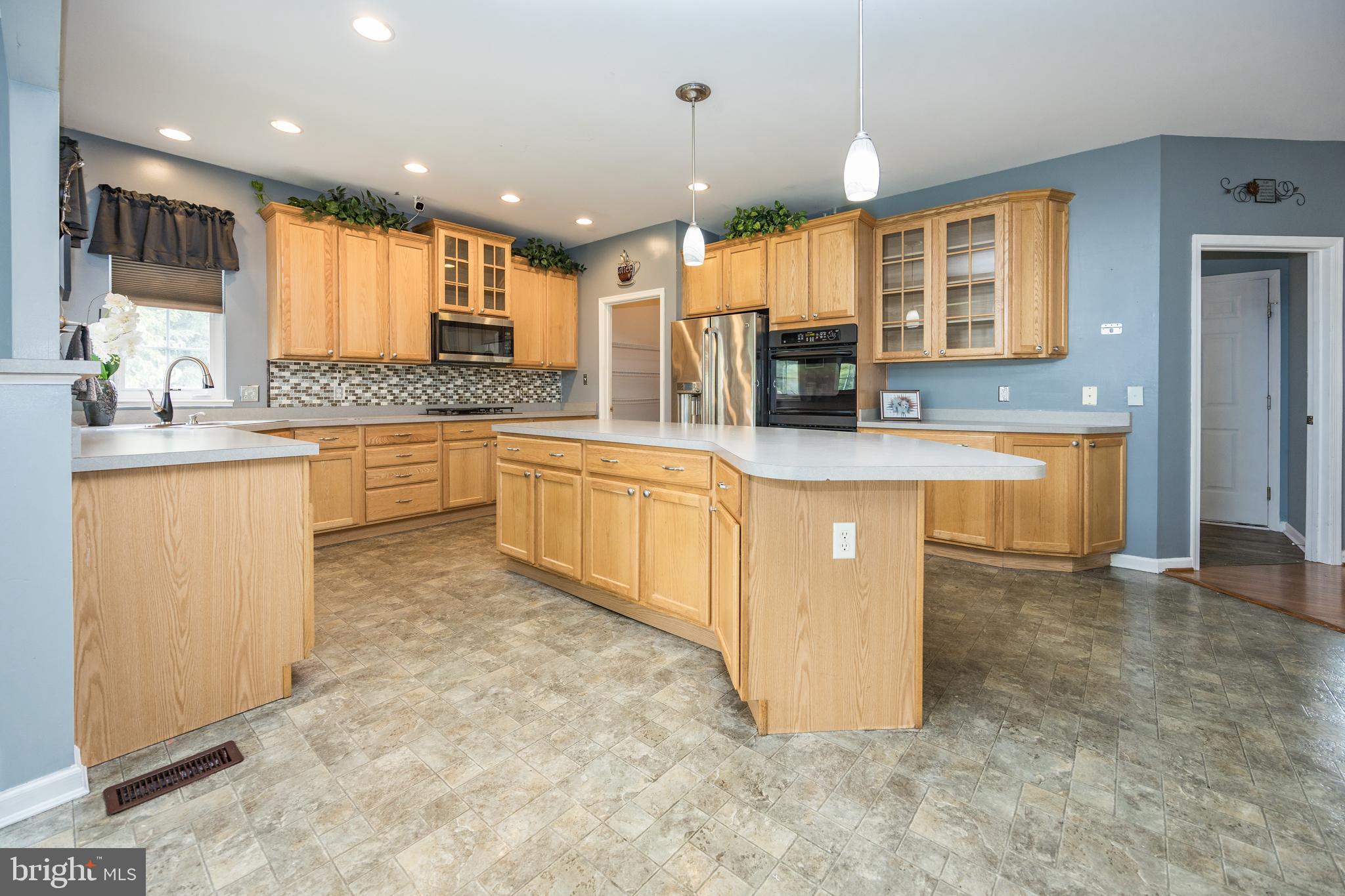 WAITING ROCK - Residential