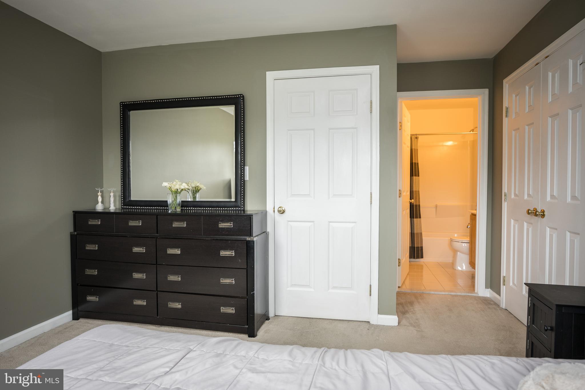 WAITING ROCK - Residential