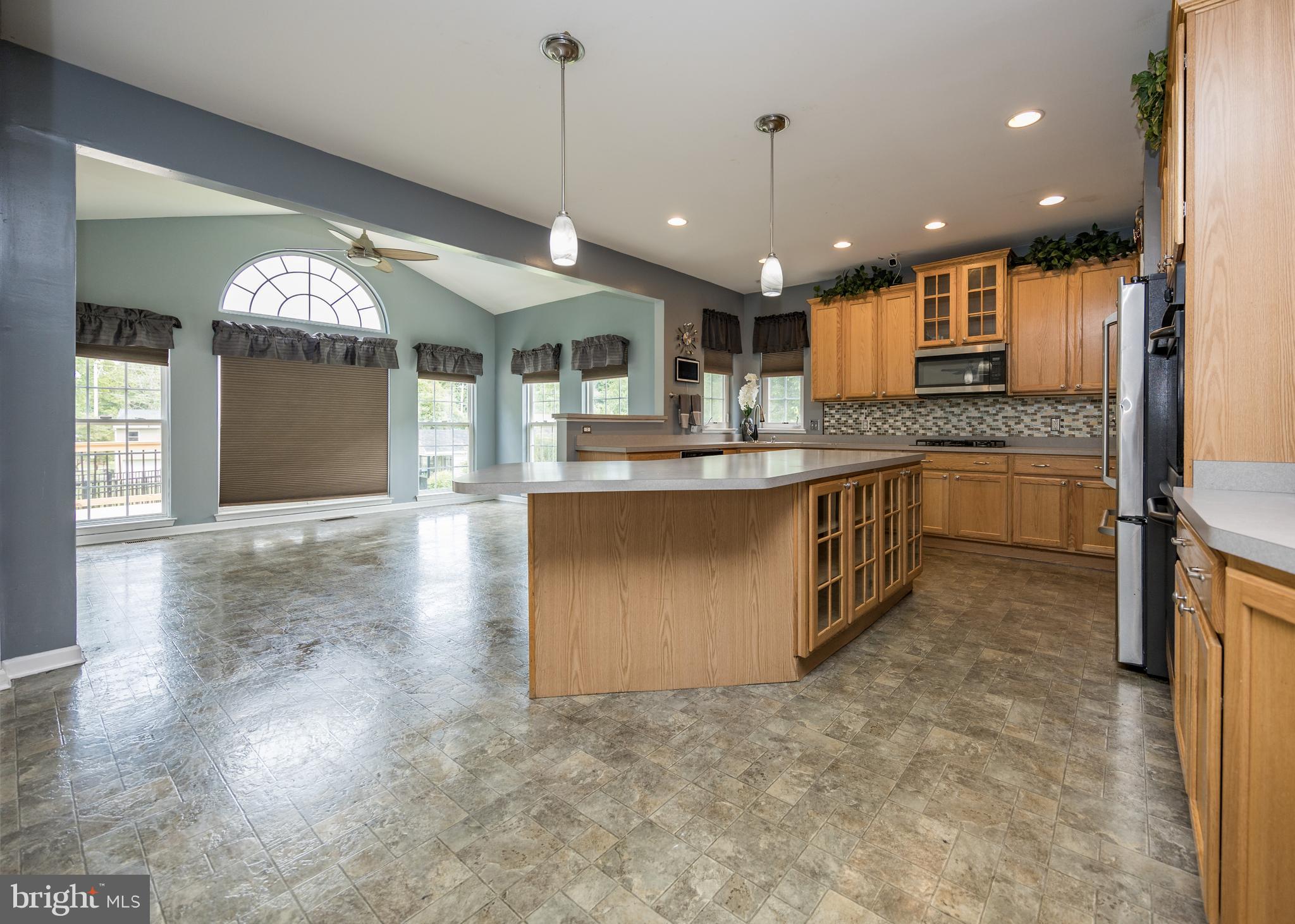 WAITING ROCK - Residential