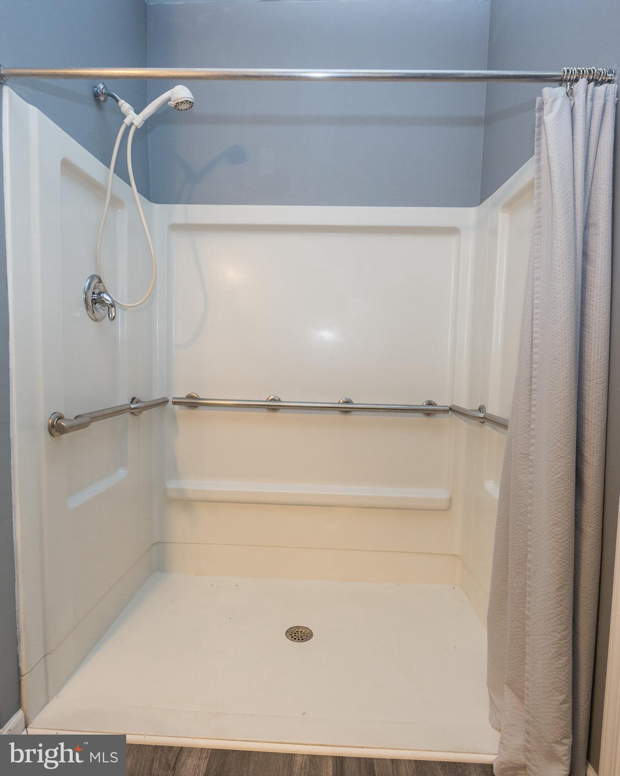 WAITING ROCK - Residential