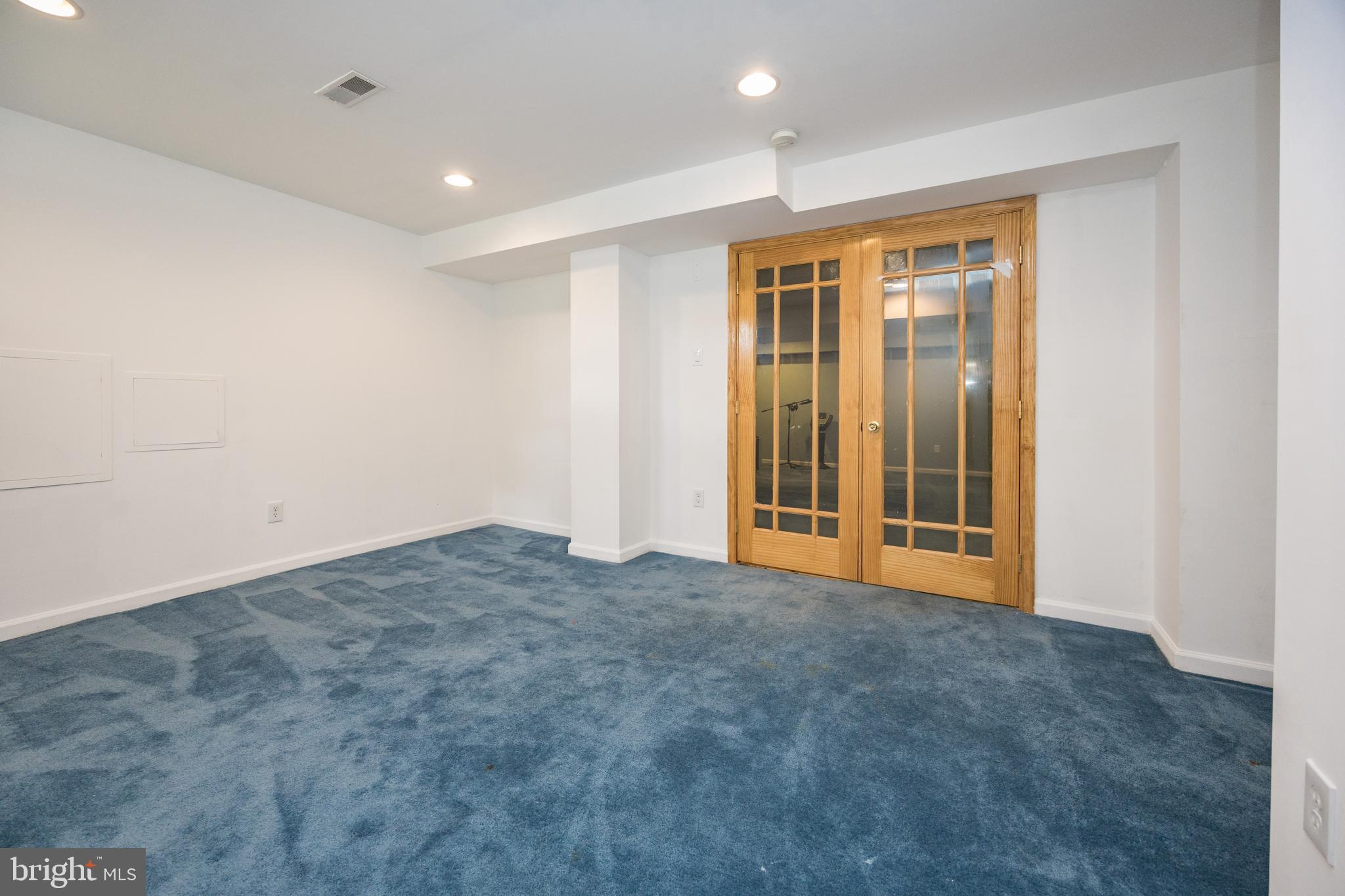 WAITING ROCK - Residential