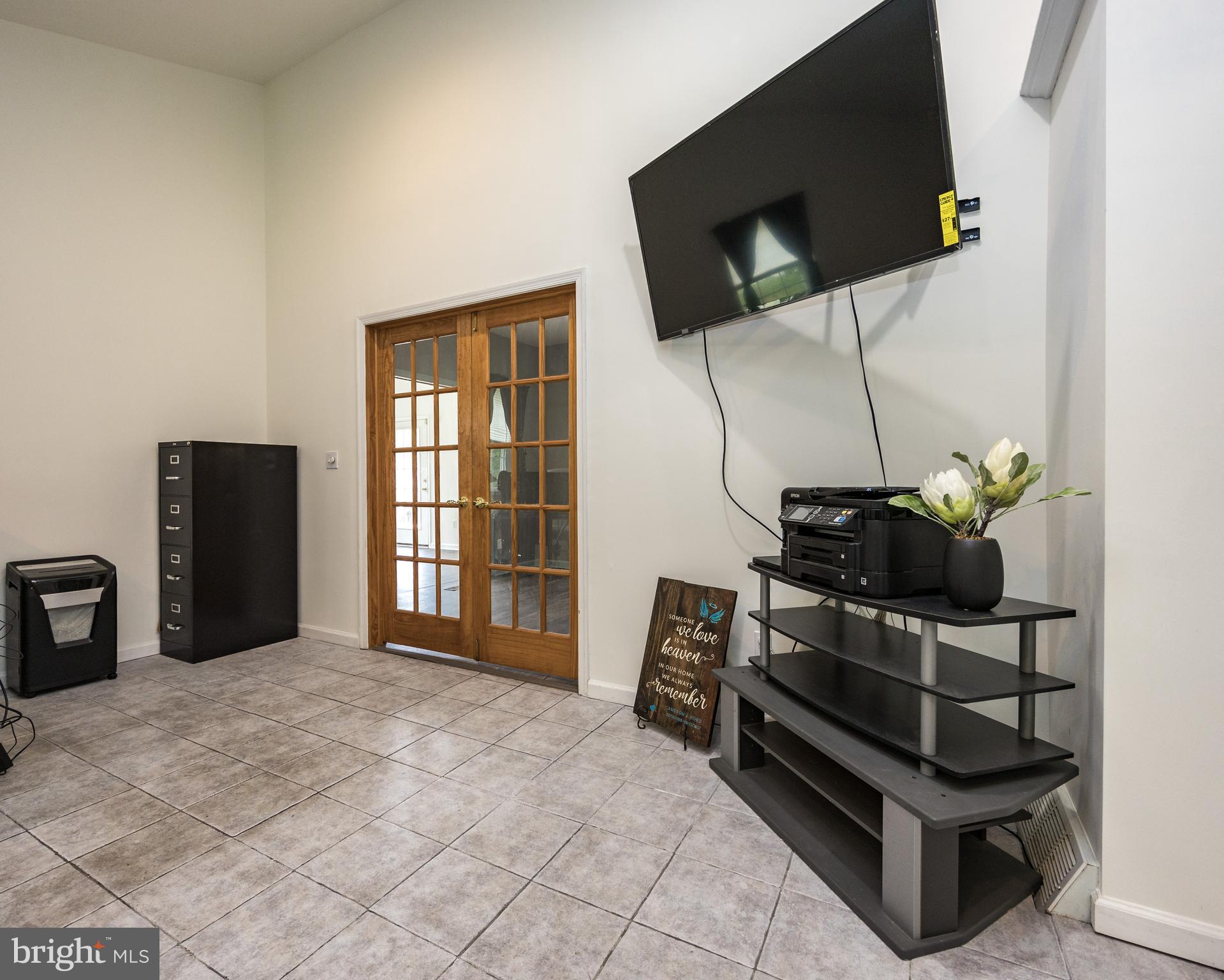 WAITING ROCK - Residential