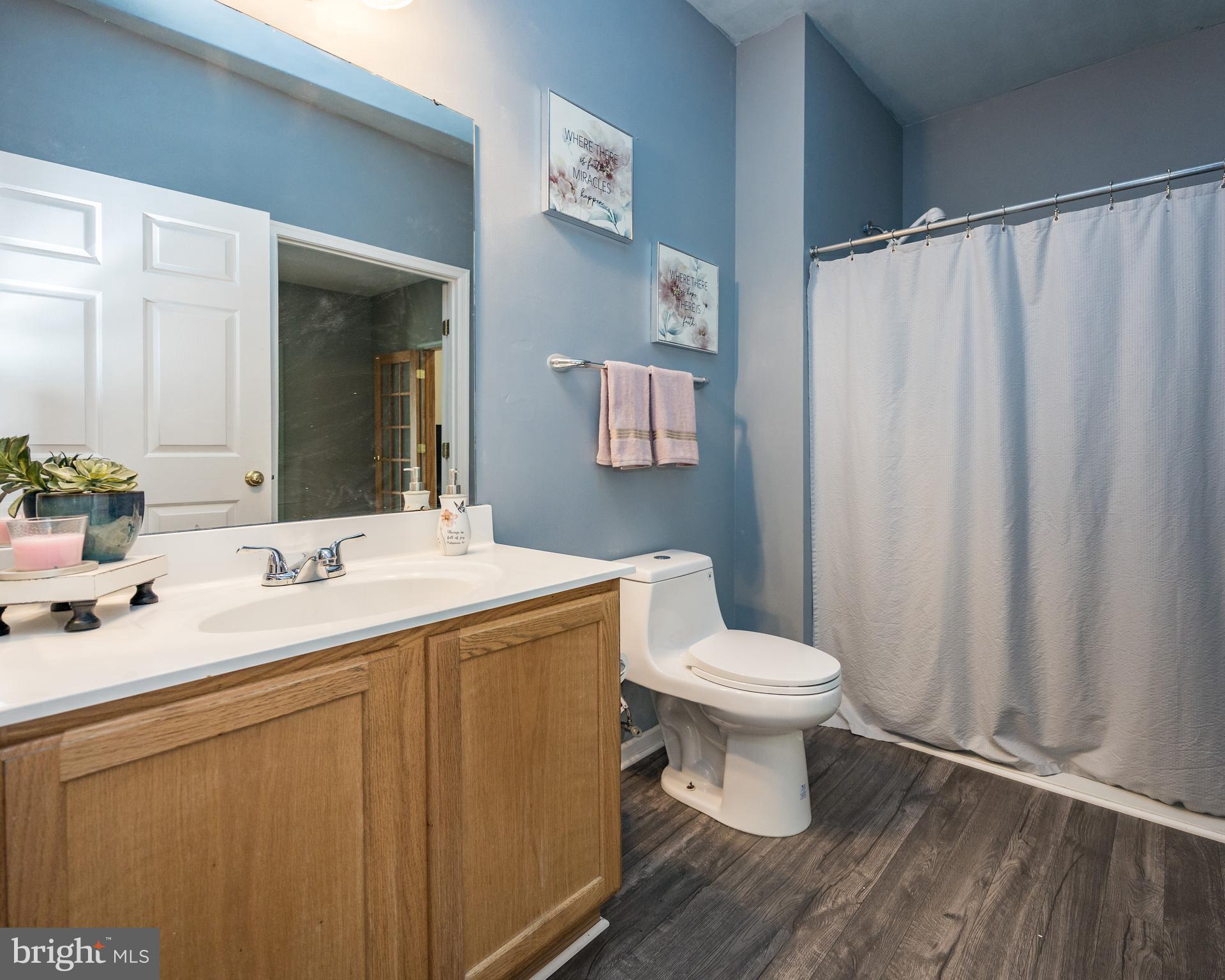 WAITING ROCK - Residential