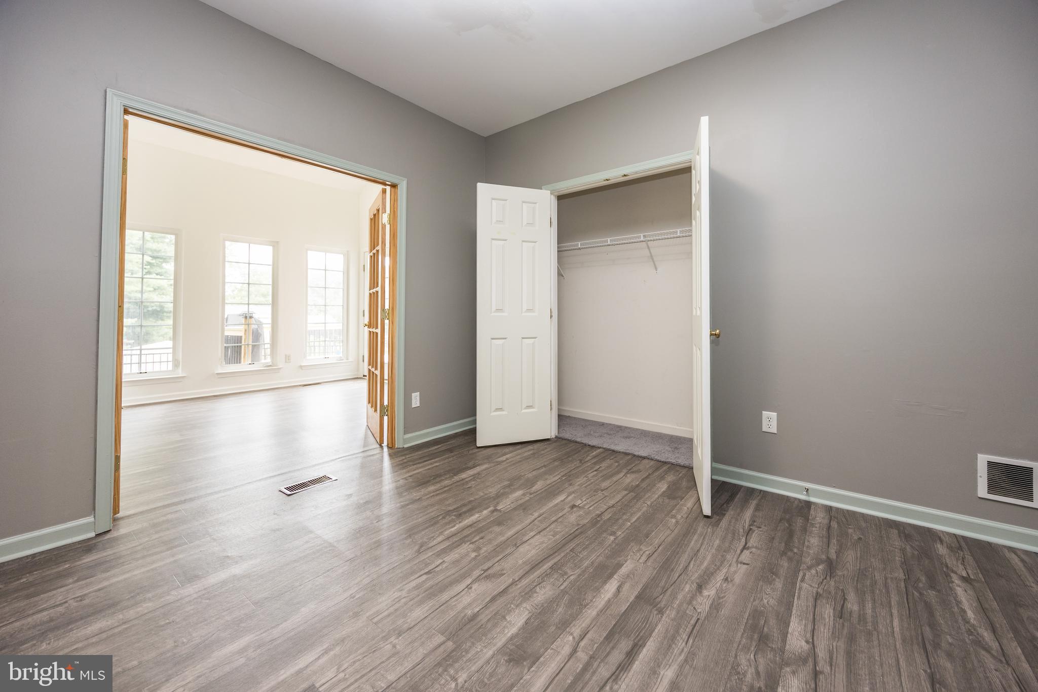 WAITING ROCK - Residential