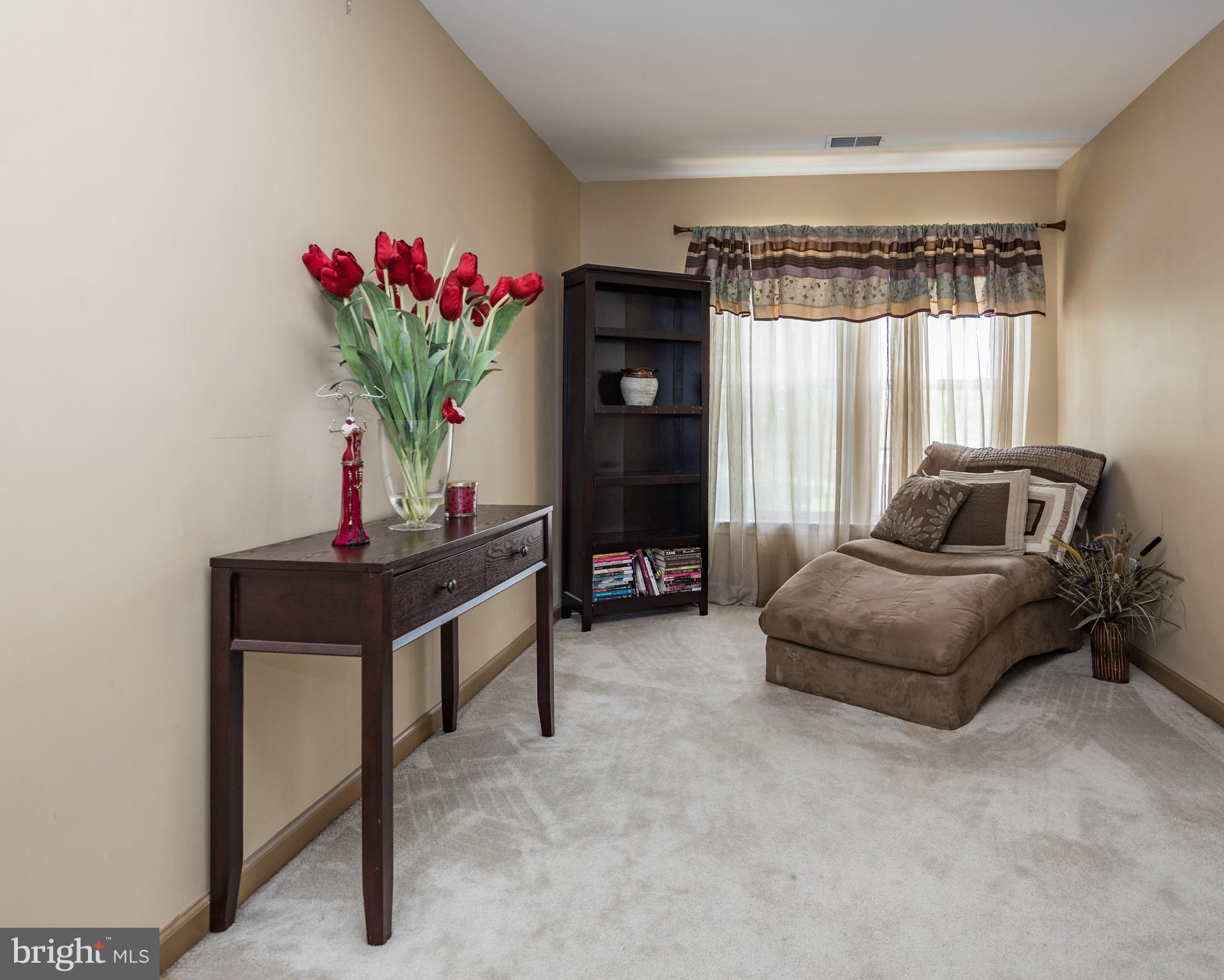 WAITING ROCK - Residential