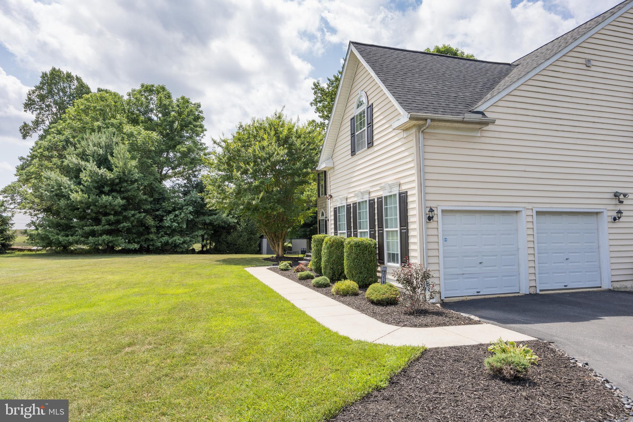 WAITING ROCK - Residential